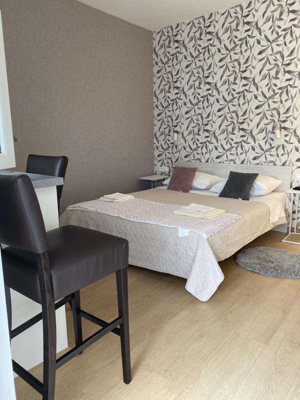 Studio Apartments With Terrace Near Sea - Angela'S Apartments Задар Стая снимка