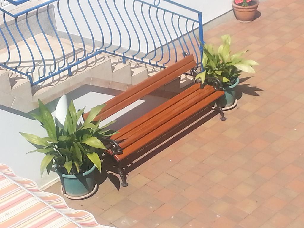 Studio Apartments With Terrace Near Sea - Angela'S Apartments Задар Екстериор снимка